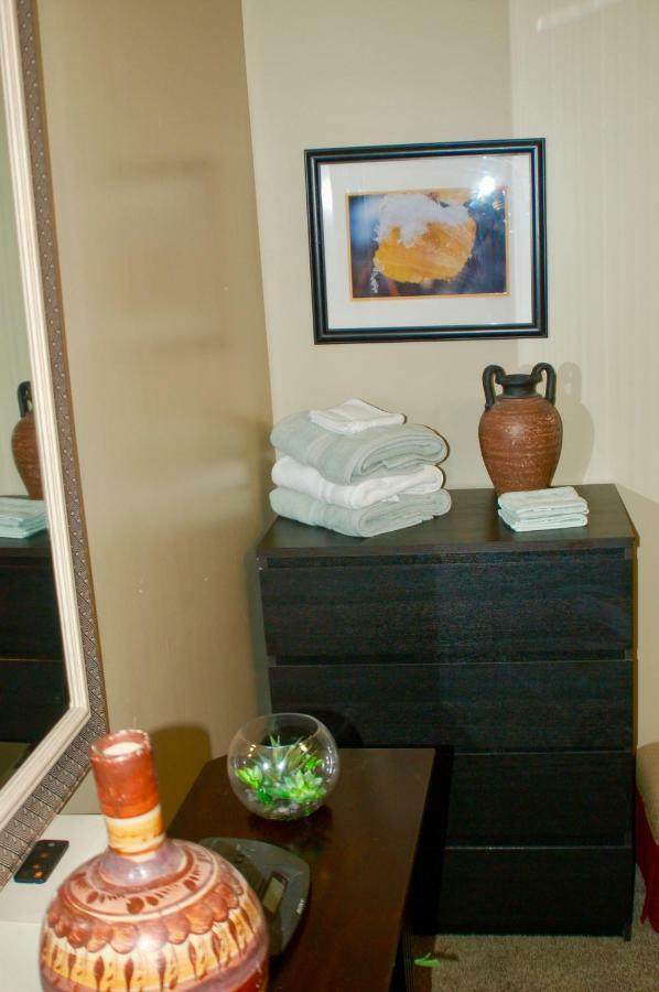 Blue Bear Den 3BR 2BA DTC Private Apt Hot Tub Eksteriør billede