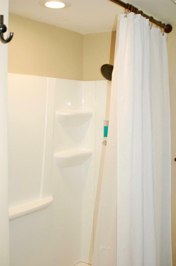 Blue Bear Den 3BR 2BA DTC Private Apt Hot Tub Eksteriør billede