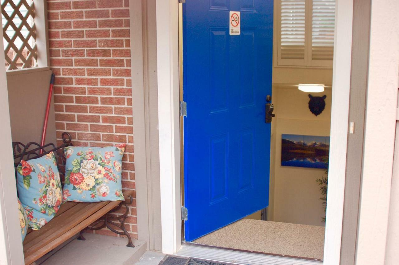 Blue Bear Den 3BR 2BA DTC Private Apt Hot Tub Eksteriør billede